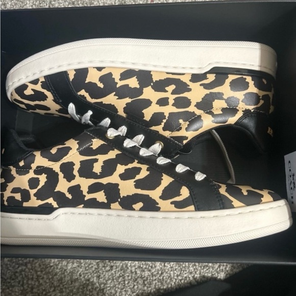 Brand new never wore - Picture 1 of 4